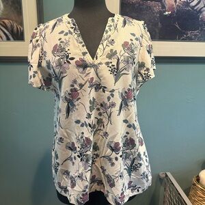 Denver Hayes Cream Fitted Floral Blouse with V-Neck Size Large